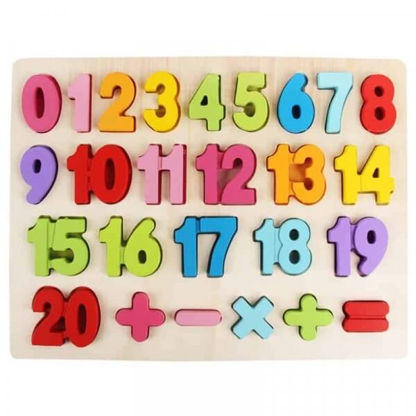 puzzle 3d din lemn cu cifre si simboluri matematice